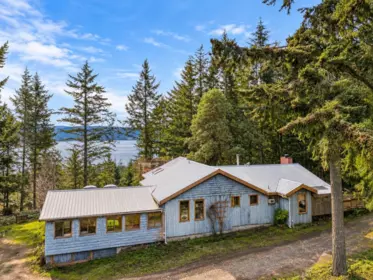 1690 Cottage Way, Galiano Island, BC, Galiano island — Single Family Residence for sale