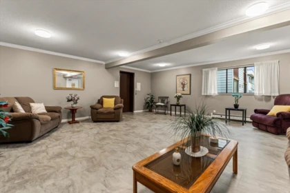 Entry Foyer Photo of 220 2277 Mccallum Road, Abbotsford, BC