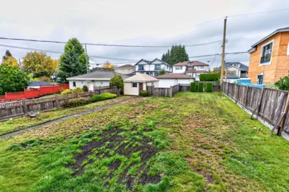 Garden / Landscaping Photo of 2345 W 18th Avenue, Vancouver, BC