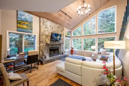 6272 Bishop Way, Whistler, BC, Whistler — Single Family Residence for sale