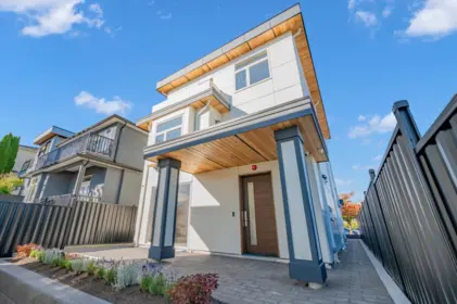 2 3034 E 5th Avenue, Vancouver, BC, Vancouver — Half Duplex for sale