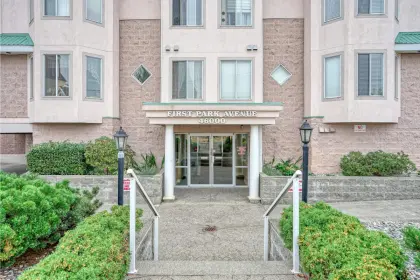 203 46000 First Avenue, Chilliwack, BC, Chilliwack — Apartment/Condo for sale