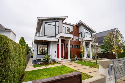 237 W Keith Road, North Vancouver, BC, North vancouver — Half Duplex for sale