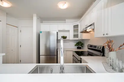 402 5600 Andrews Road, Richmond, BC, Richmond — Apartment/Condo for sale