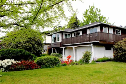 884 E 16th Street, North Vancouver, BC, North vancouver — Single Family Residence for sale