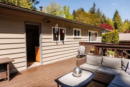 5620 Wakefield Road, Sechelt, BC, Sechelt — Single Family Residence for sale