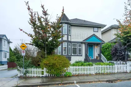 14886 56a Avenue, Surrey, BC, Surrey — Single Family Residence for sale
