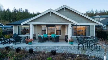 5620 Derby Road, Sechelt, BC, Sechelt — Single Family Residence for sale