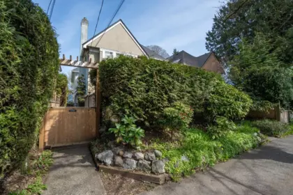 3111 W 6th Avenue, Vancouver, BC, Vancouver — Half Duplex for sale