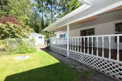 33 4116 Browning Road, Sechelt, BC, Sechelt — Manufactured Home for sale