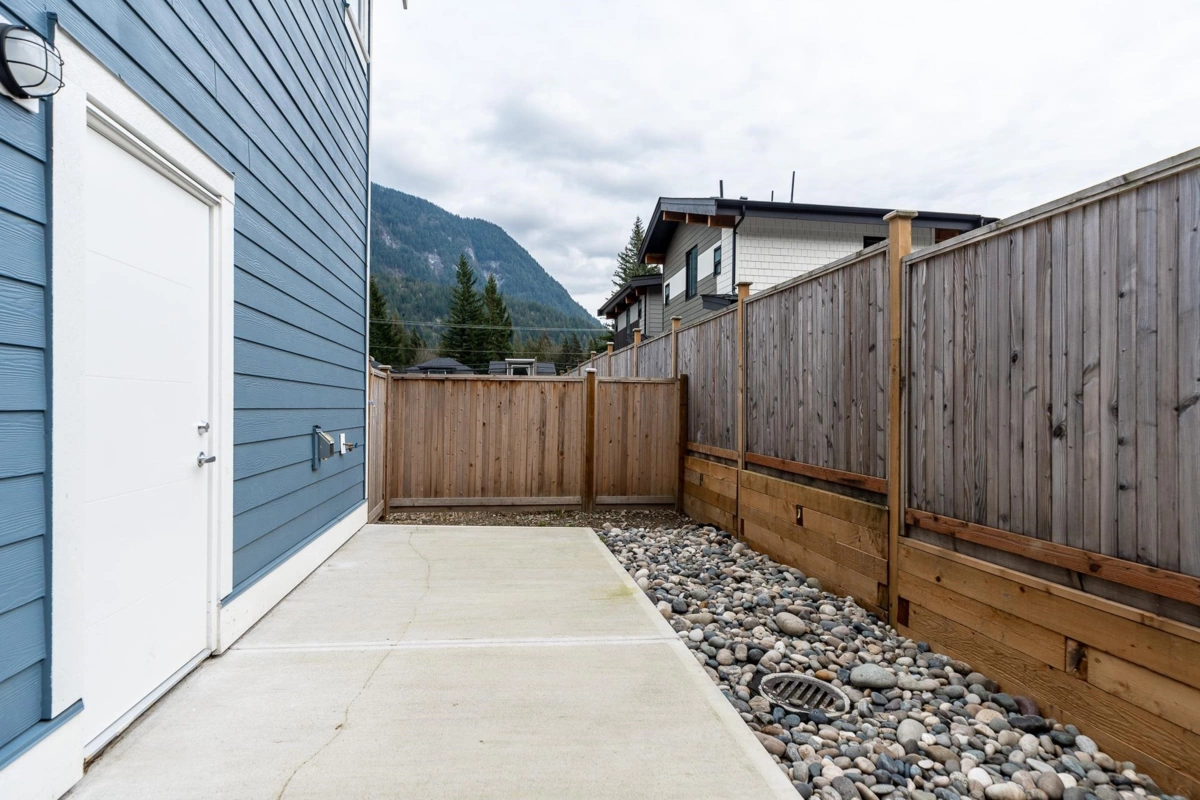 Bedroom 3 Photo of 23 750 Hot Springs Road, Harrison Hot Springs, BC