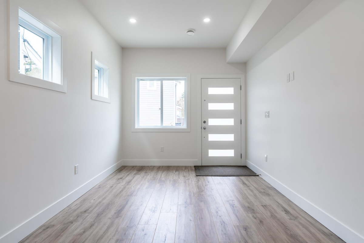 Dining Area Photo of 23 750 Hot Springs Road, Harrison Hot Springs, BC