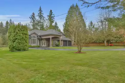 20054 Fernridge Crescent, Langley, BC, Langley — Single Family Residence for sale