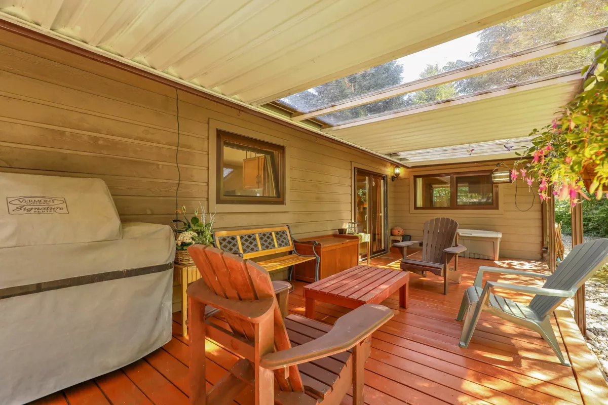 Entry Foyer Photo of 567 Tralee Place, Delta, BC