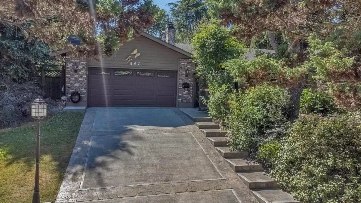 Living Room Photo of 567 Tralee Place, Delta, BC