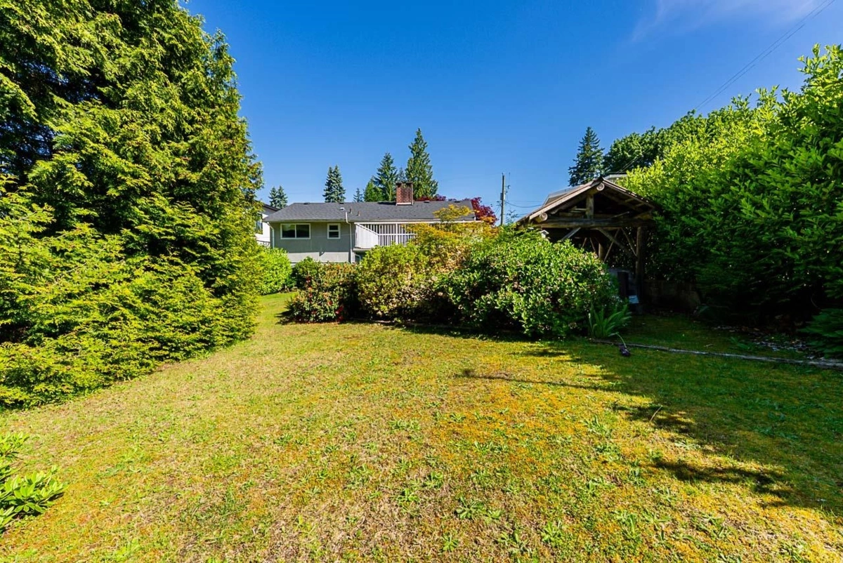 Swimming Pool Photo of 614 Chapman Avenue, Coquitlam, BC