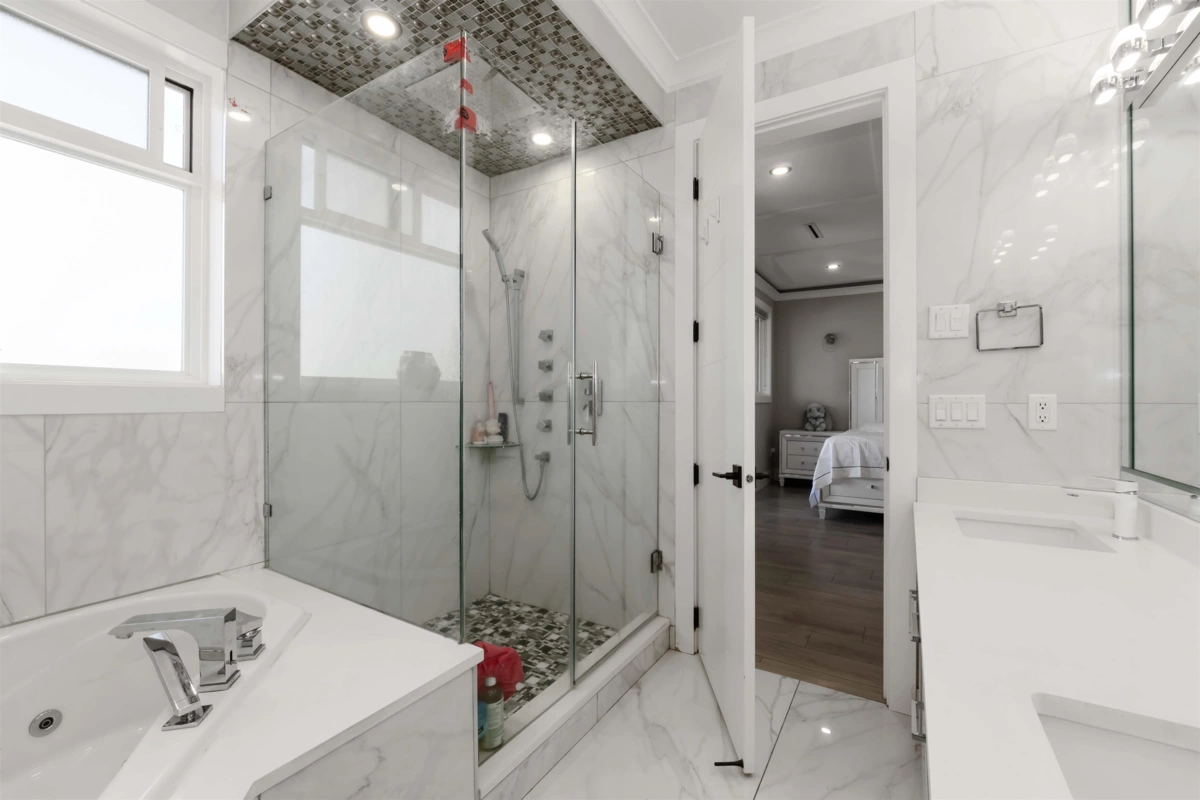 Backyard Photo of 32235 Pineview Avenue, Abbotsford, BC