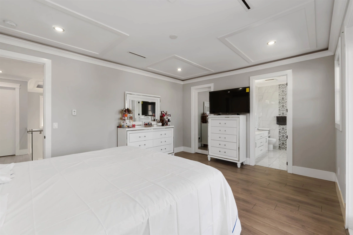 Garage Interior Photo of 32235 Pineview Avenue, Abbotsford, BC