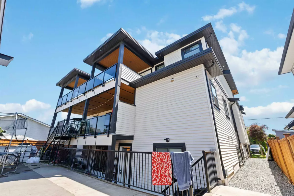 Playground / Recreational Area Near 32235 Pineview Avenue, Abbotsford, BC