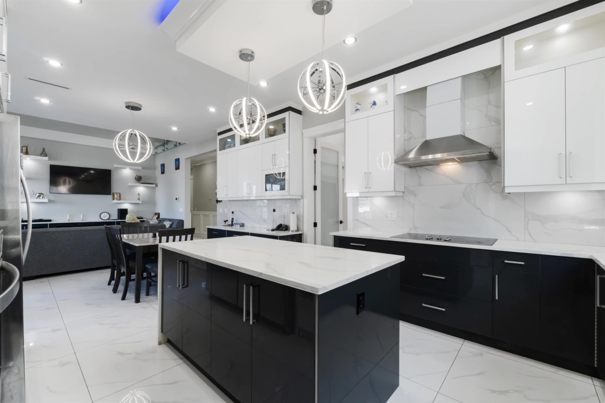 Powder Room Photo of 32235 Pineview Avenue, Abbotsford, BC