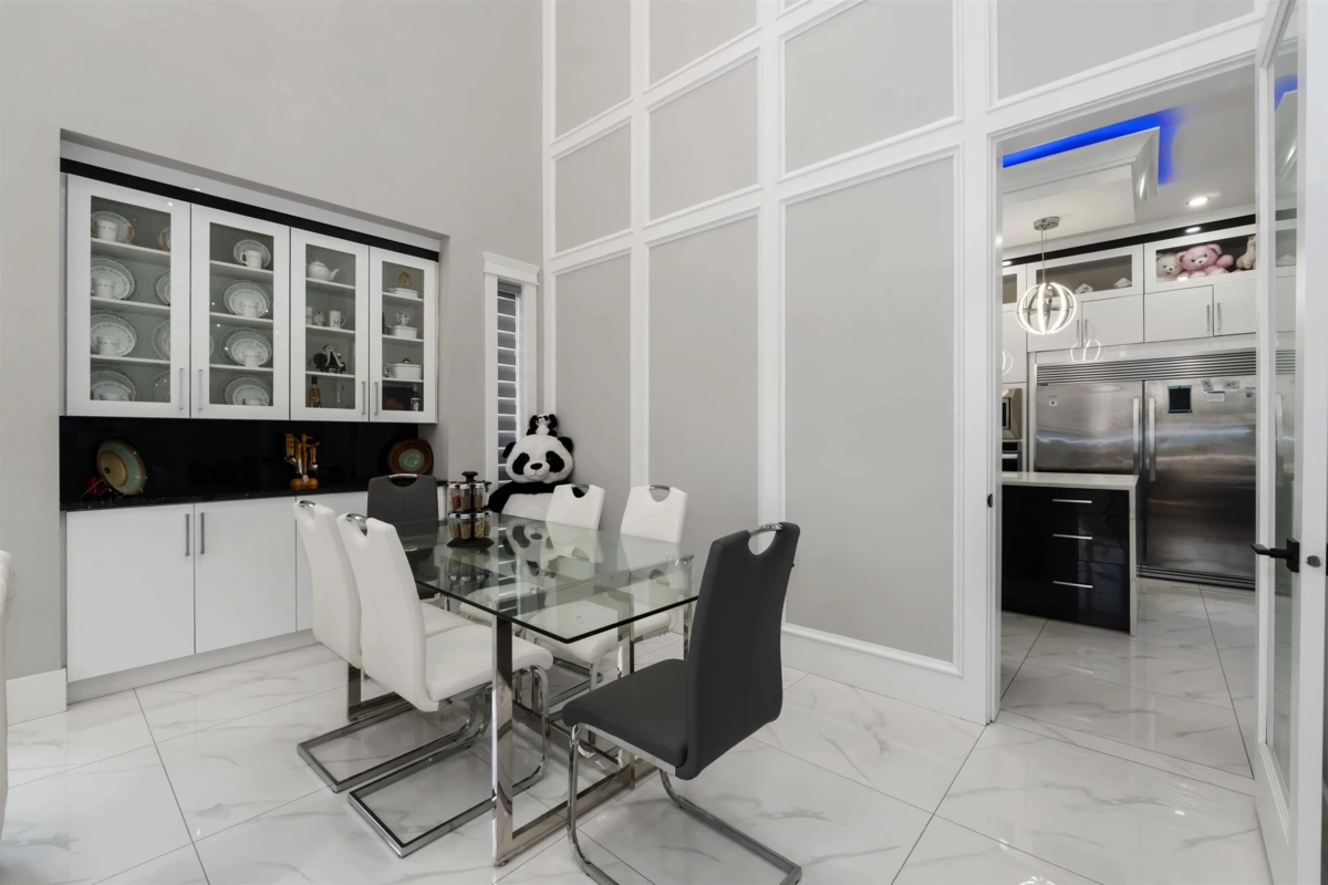 Primary Bedroom Photo of 32235 Pineview Avenue, Abbotsford, BC