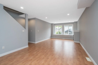 21 13360 King George Boulevard, Surrey, BC, Surrey — Townhouse for sale