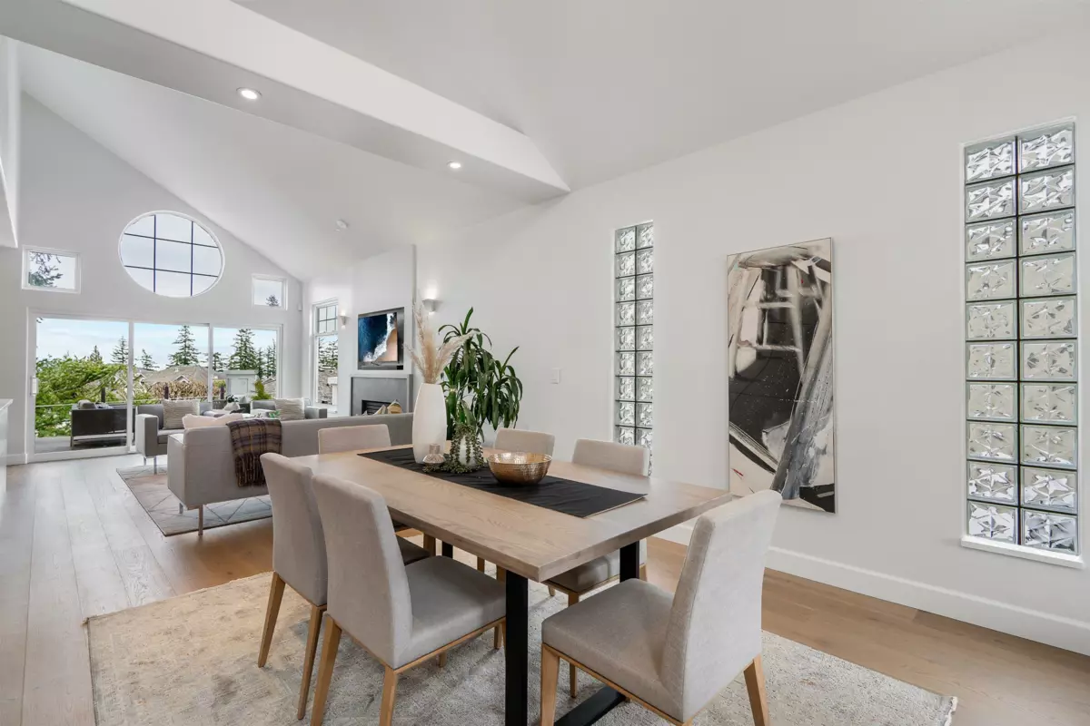 Dining Area Photo of 10 5130 Ashfeild Road, West Vancouver, BC
