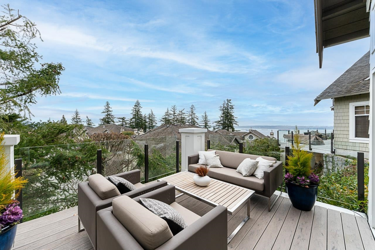 Guest Bathroom Photo of 10 5130 Ashfeild Road, West Vancouver, BC