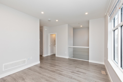 Primary Bathroom Photo of 15 20327 72b Avenue, Langley, BC