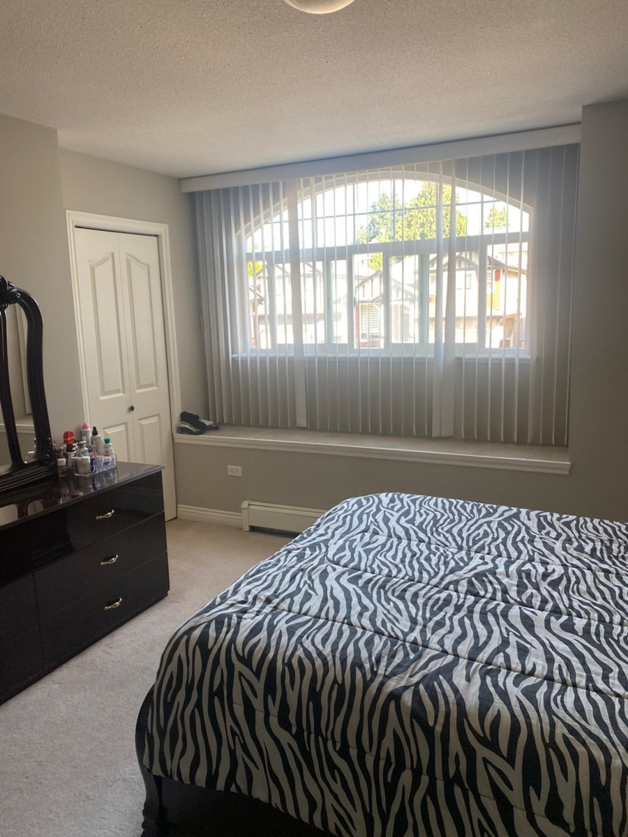 Guest Bathroom Photo of 14866 67a Avenue, Surrey, BC