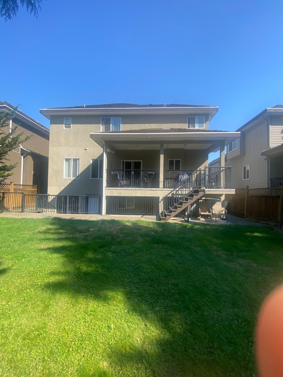 Walk-In Closet Photo of 14866 67a Avenue, Surrey, BC