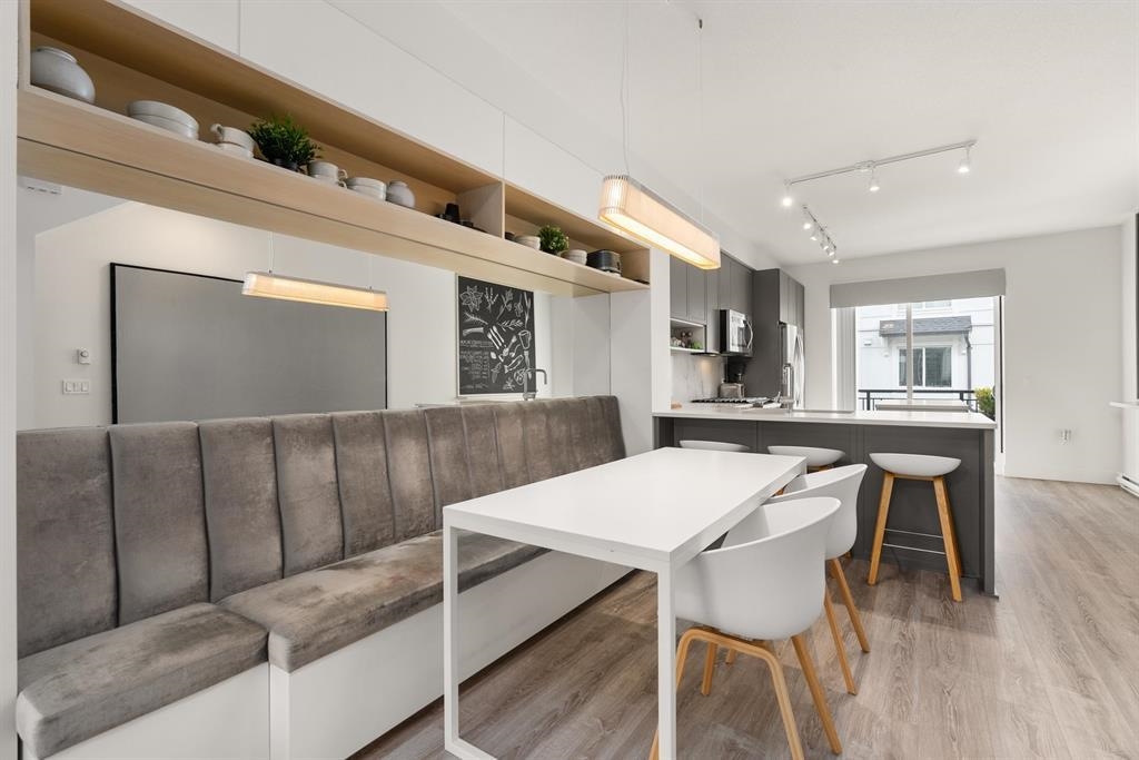 Kitchen Island Photo of 63 9718 161a Street, Surrey, BC