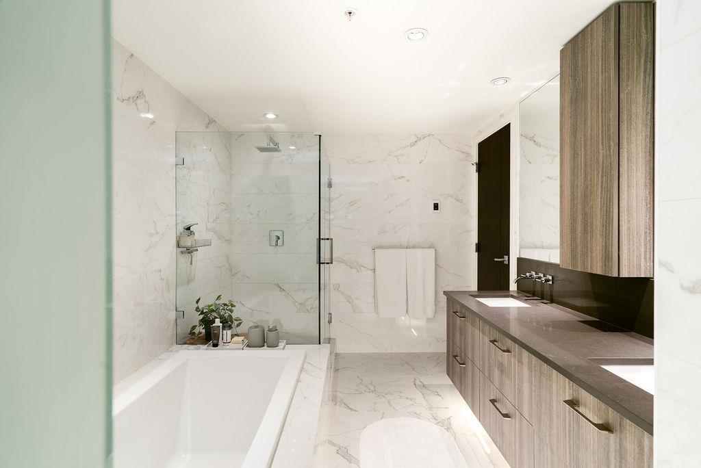 Hallway Photo of 305 210 Salter Street, New Westminster, BC