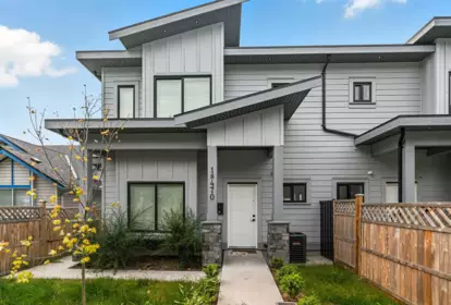 18470 64 Avenue, Surrey, BC, Cloverdale BC — 4 bed half duplex for sale