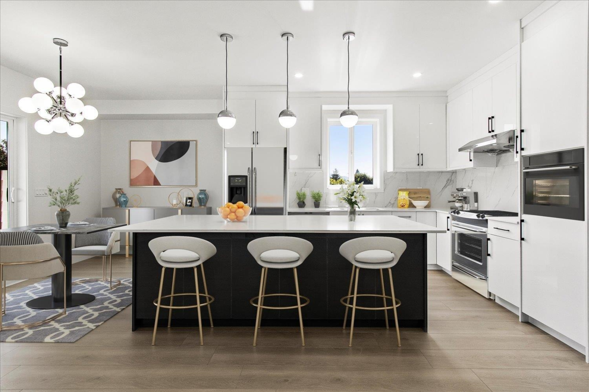Dining Area Photo of 46626 Portage Avenue, Chilliwack, BC