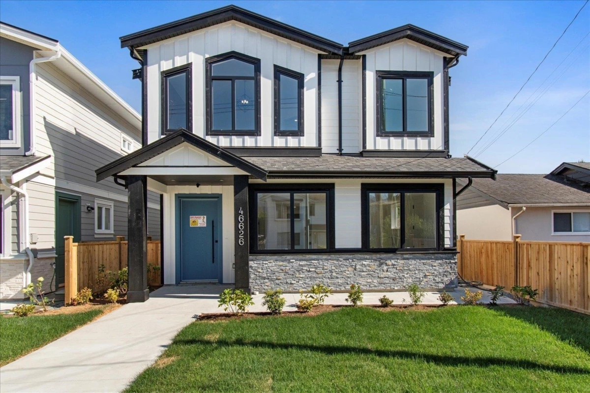 Exterior Front Photo of 46626 Portage Avenue, Chilliwack, BC