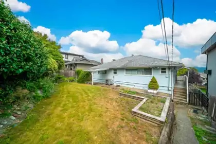 Front Yard Photo of 4066 Yale Street, Burnaby, BC
