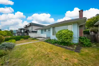 4066 Yale Street, Burnaby, BC, Burnaby — Single Family Residence for sale