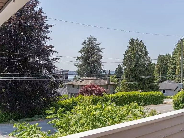 Laundry Room Photo of 1361 Inglewood Avenue, West Vancouver, BC