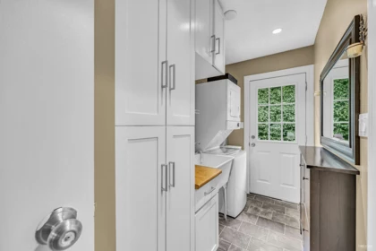 Guest Bathroom Photo of 22938 Fuller Avenue, Maple Ridge, BC