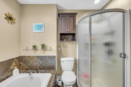 Powder Room Photo of 22938 Fuller Avenue, Maple Ridge, BC
