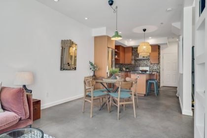 122 3440 W Broadway, Vancouver, BC, Vancouver — Townhouse for sale