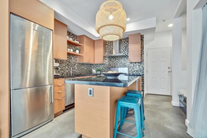 122 3440 W Broadway, Vancouver, BC, Vancouver — Townhouse for sale