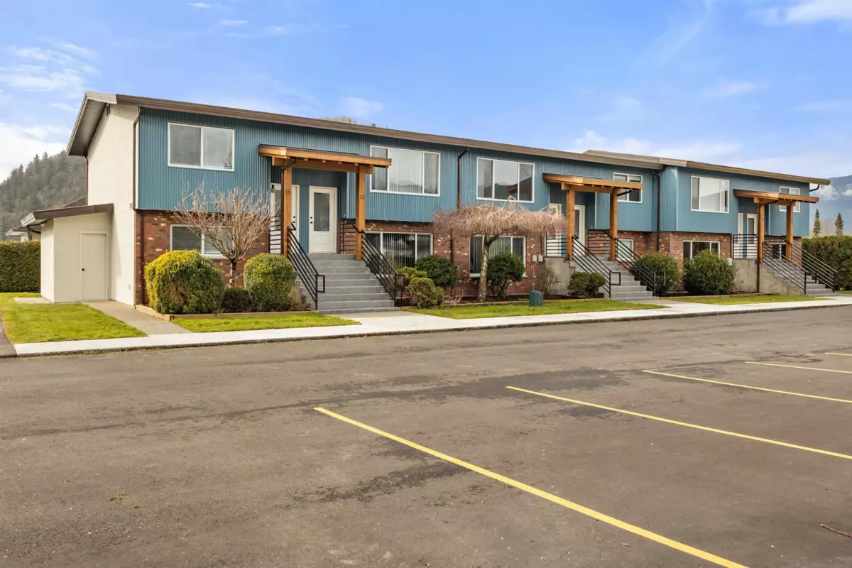 Dining Area Photo of 13 1715 Beaman Drive, Agassiz, BC