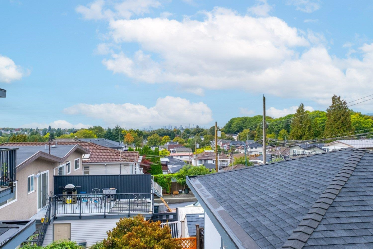 Breakfast Nook Photo of 775 Esmond Avenue, Burnaby, BC
