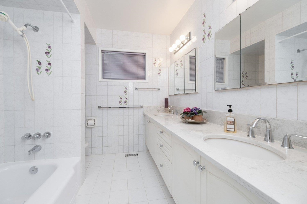 Guest Bathroom Photo of 775 Esmond Avenue, Burnaby, BC