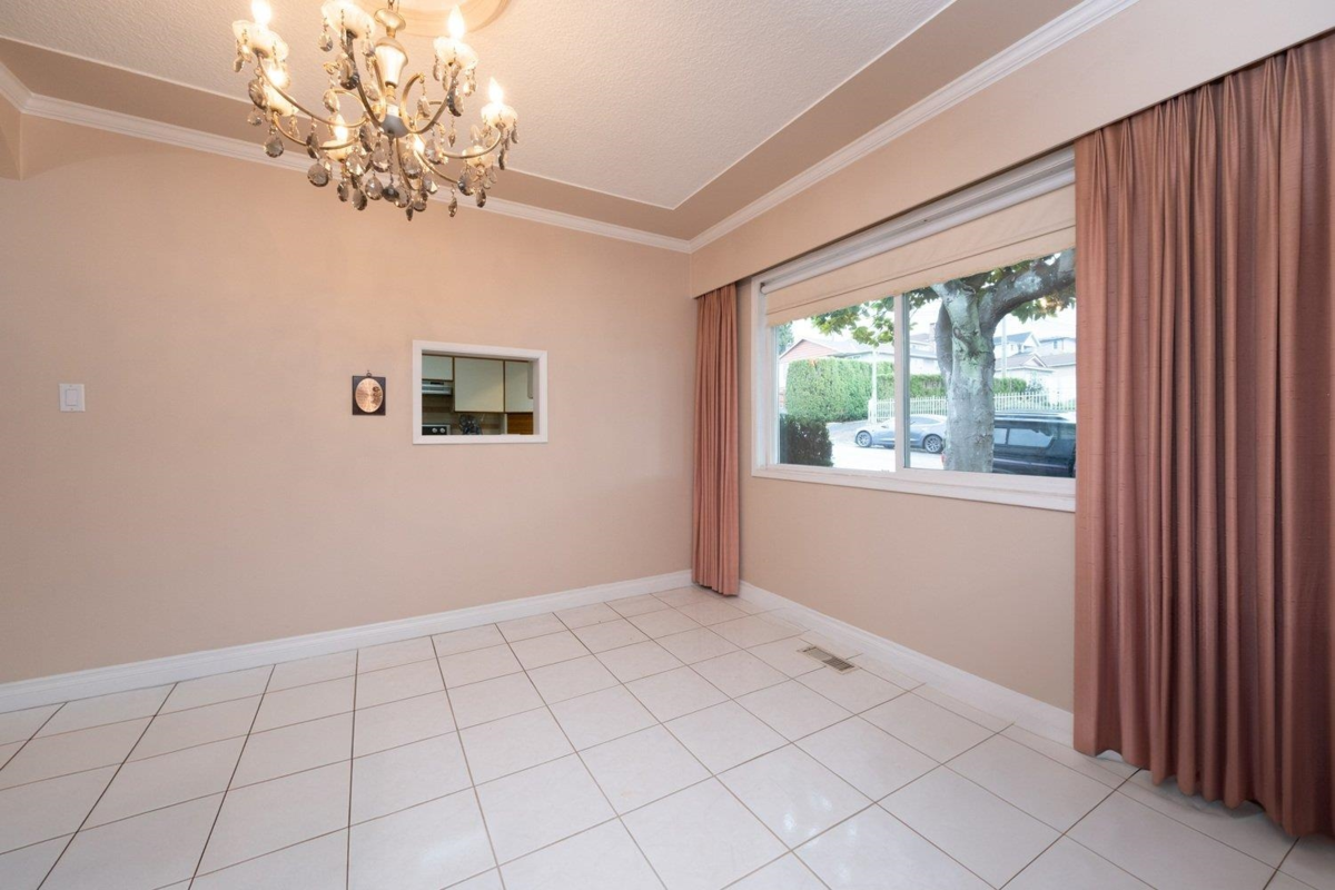 Primary Bathroom Photo of 775 Esmond Avenue, Burnaby, BC