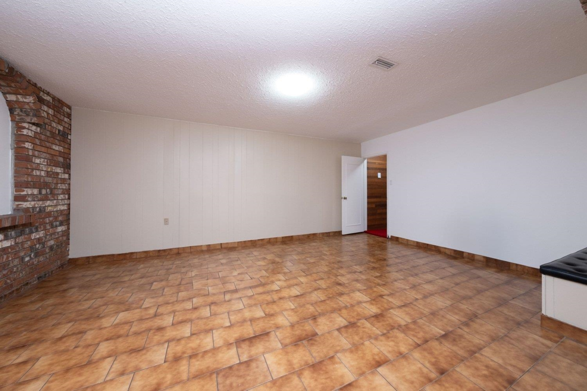 Staircase Photo of 775 Esmond Avenue, Burnaby, BC