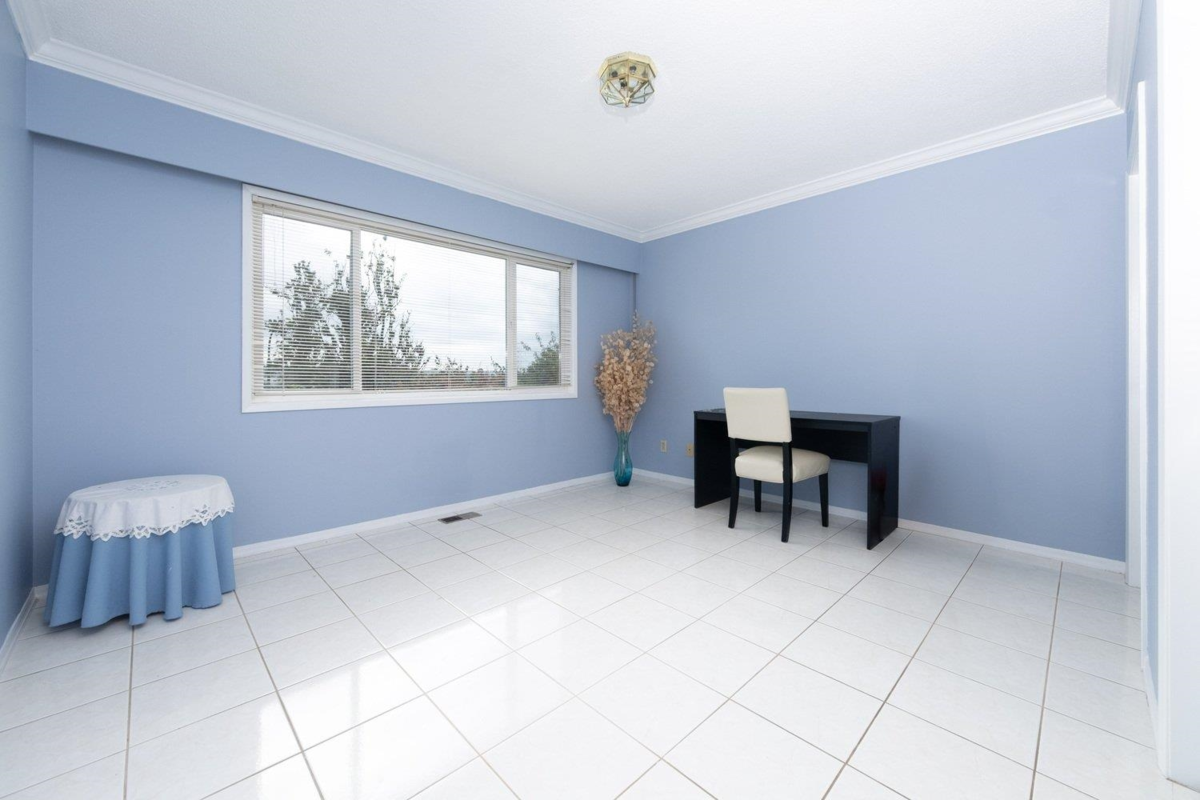 Walk-In Closet Photo of 775 Esmond Avenue, Burnaby, BC