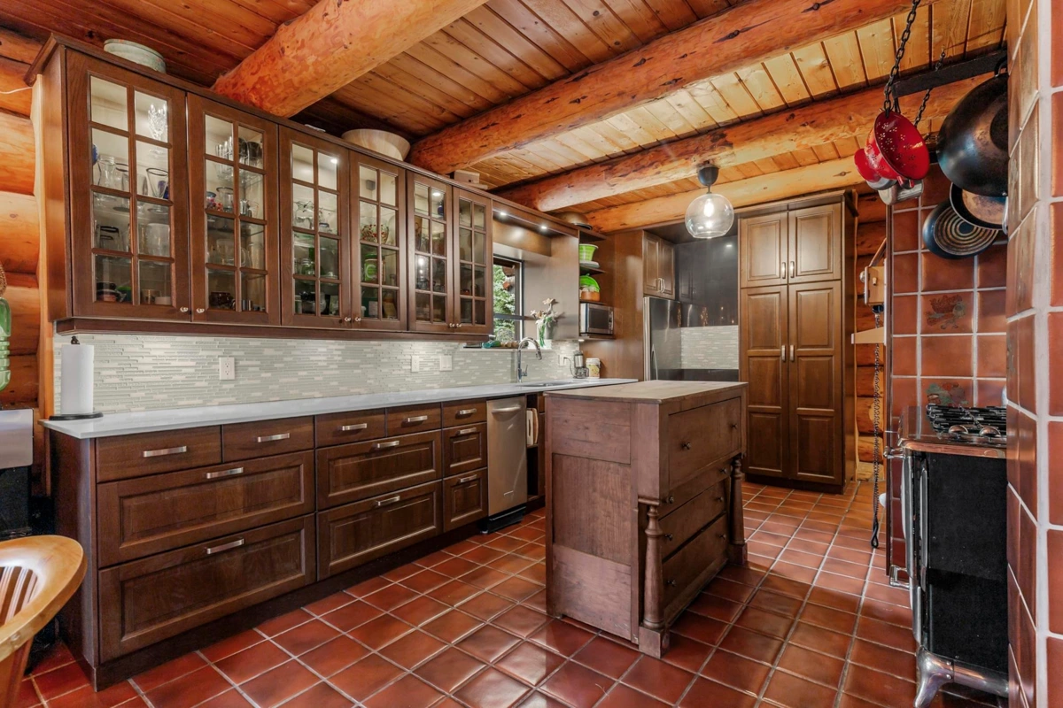 Breakfast Nook Photo of 10588 Shaw Street, Mission, BC